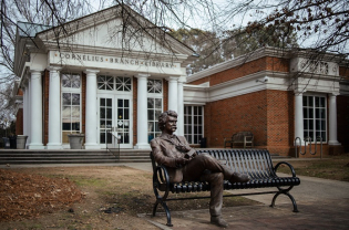When Consensus Becomes Systemic Risk: Mark Twain and the Failure of Experts